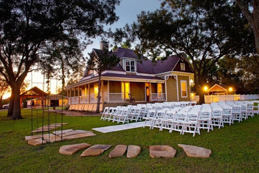 1899 Farmhouse Wedding Venue