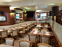 Atmosphère du Restaurant Brasserie l'Esmeralda à Paris - n°13