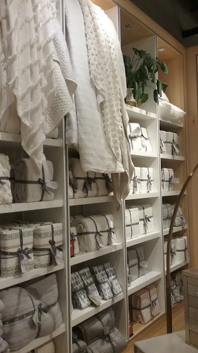 Furniture Store «west elm», reviews and photos, 160 Brookline Ave, Boston, MA 02215, USA