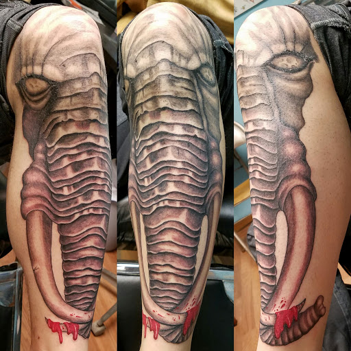 Tattoo Shop «Illustrator Tattoos», reviews and photos, 38505 Chestnut Ridge Rd, Elyria, OH 44035, USA