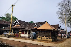 Sree Thirumandhamkunnu Bhagavathi Temple Angadippuram, image