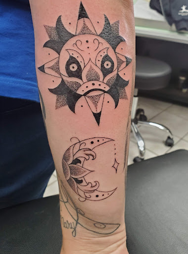 Tattoo Shop «Ink Factory Tattoos and Body Piercings», reviews and photos, 407 2nd St #1, Hudson, WI 54016, USA