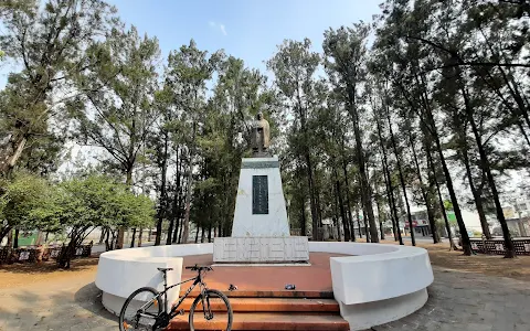 Plaza Confucio image