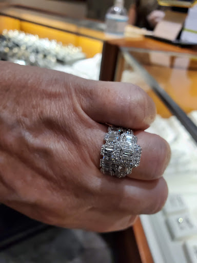 Jewelry Store «Zales - The Diamond Store», reviews and photos, 27001 US Hwy 19 N #1056, Clearwater, FL 33761, USA