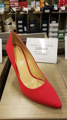 Shoe Store «DSW Designer Shoe Warehouse», reviews and photos, 25 Ronson Rd, Iselin, NJ 08830, USA