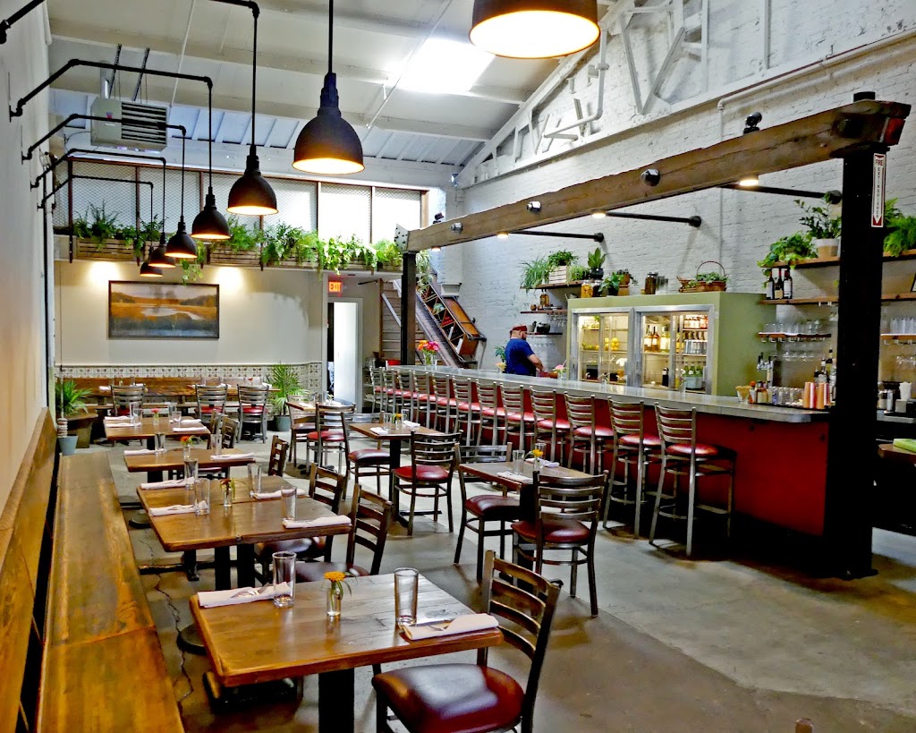 Whitecrest Eatery 06378