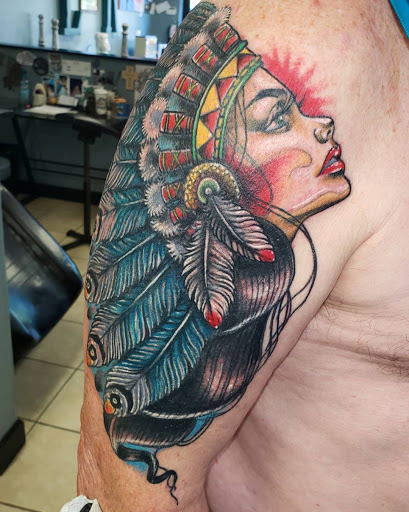 Tattoo Shop «La Rue Tattoo Inc.», reviews and photos, 351 N Central Ave, Umatilla, FL 32784, USA