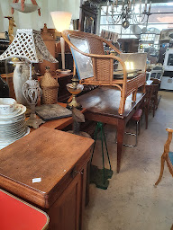 Photo n°15 de Brocante 48 routes de bagnoles 61600la ferte nace à La Ferté-Macé ()