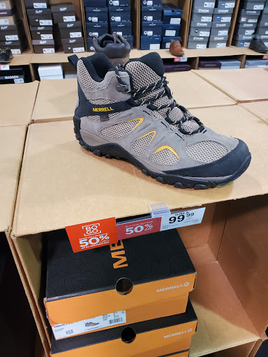 Shoe Store «Off Broadway Shoe Warehouse», reviews and photos, 8510 Northfield Blvd #1810, Denver, CO 80238, USA