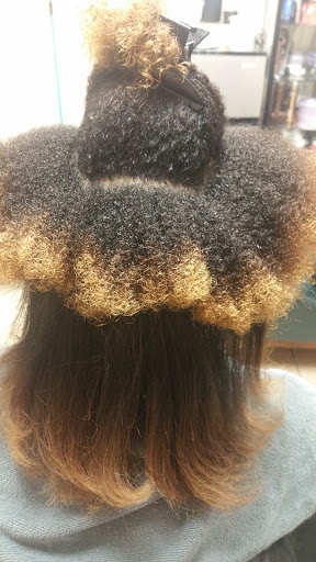Beauty Salon «Dominican Blowouts Beauty Salon», reviews and photos, 3909 W Airport Fwy #29, Irving, TX 75062, USA
