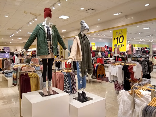 Clothing Store «Forever 21», reviews and photos, 885 Russell Blvd, Davis, CA 95616, USA