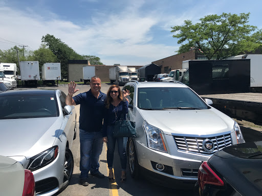 Used Car Dealer «Gmotorcars Auto Sales & Service - OHARE», reviews and photos, 2411 E Oakton St, Arlington Heights, IL 60005, USA