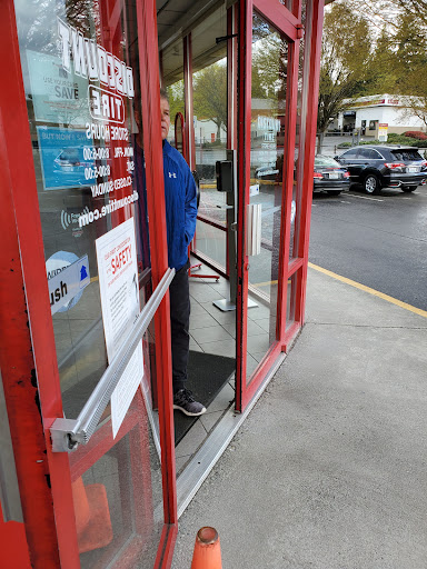 Tire Shop «Discount Tire Store - Kirkland, WA», reviews and photos, 12410 NE 124th St, Kirkland, WA 98034, USA