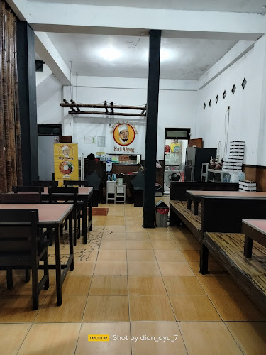 Restoran Takeaway Ayam Goreng di Kalimantan Timur: Nikmatnya Bebek dan Ayam Goreng di Bebek & Ayam Goreng Haji Ahong dan Tempat Lainnya
