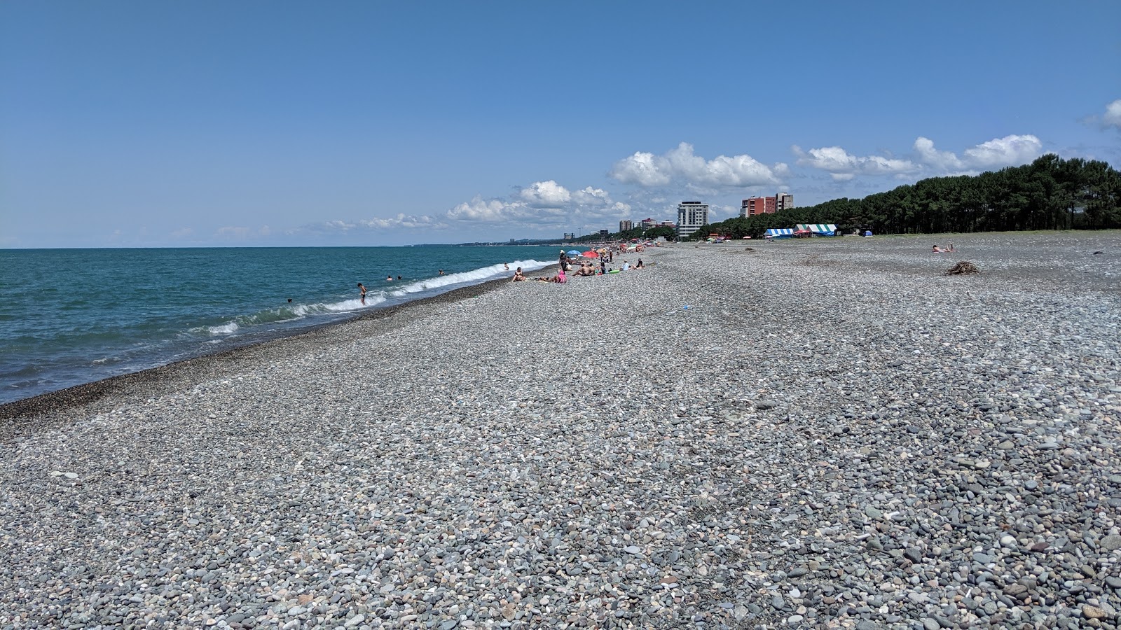Foto av Kobuleti beach med grå sten yta
