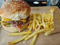 Plats et boissons du Restaurant casher HBK 17ème House Burger à Paris - n°2