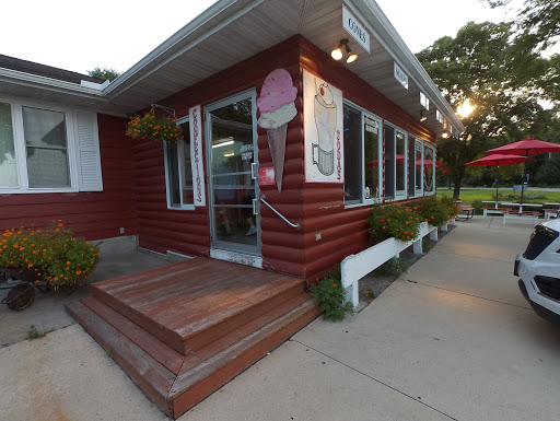 Ice Cream Shop «Monona Bait & Ice Cream Shop», reviews and photos, 4516 Winnequah Rd, Monona, WI 53716, USA