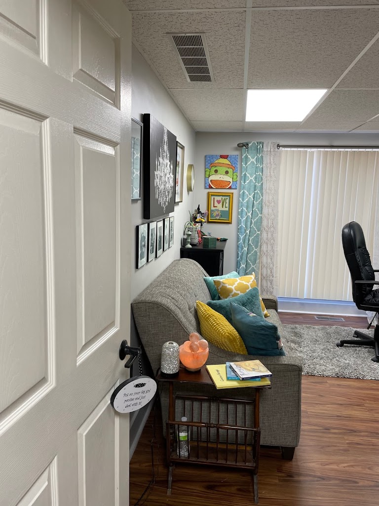 Me & Mrs. Jones Salon Studio 50325