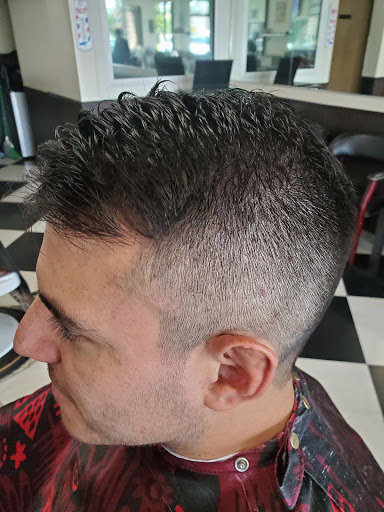 Barber Shop «MANHOOD BARBER SHOP», reviews and photos, 530 SW 205th Ave #300, Beaverton, OR 97006, USA