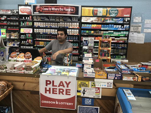 Grocery Store «Roswell Market», reviews and photos, 8929 SE 42nd Ave, Milwaukie, OR 97222, USA