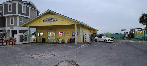 Grocery Store «Holden Beach General Store», reviews and photos, 473 Ocean Blvd W, Holden Beach, NC 28462, USA