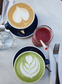 Latte du Restaurant servant le petit-déjeuner Kozy Bosquet à Paris - n°7