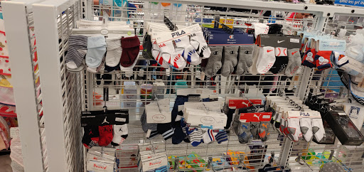 Clothing Store «Ross Dress for Less», reviews and photos, 3201 Eastway Dr, Charlotte, NC 28205, USA