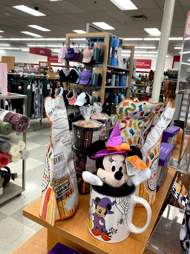 Department Store «T.J. Maxx», reviews and photos, 951 W Pleasant Valley Rd, Parma, OH 44134, USA