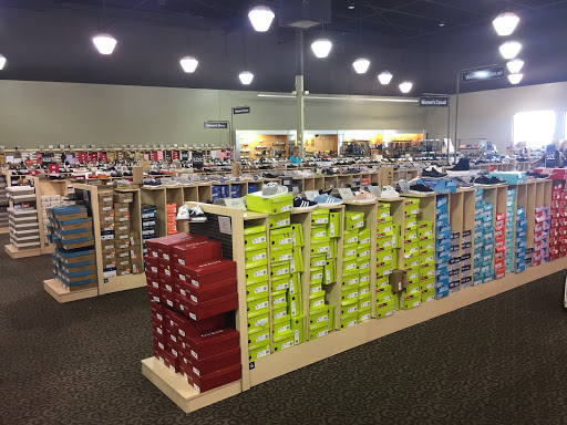 Shoe Store «DSW Designer Shoe Warehouse», reviews and photos, 2100 Park Manor Blvd, Pittsburgh, PA 15205, USA