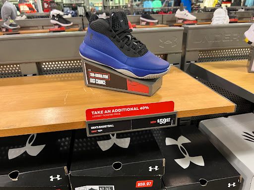 Sporting Goods Store «Nike Factory Store», reviews and photos, 1 Outlet Blvd #600, Wrentham, MA 02093, USA