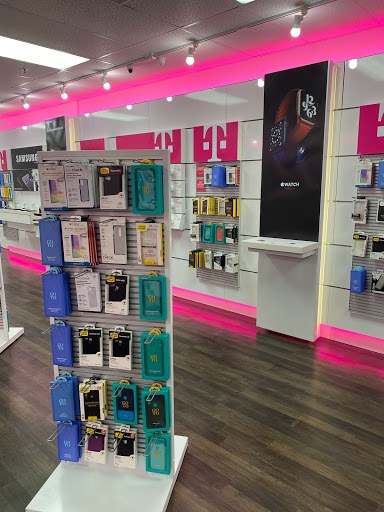 Cell Phone Store «T-Mobile», reviews and photos, 16600 W 159th St #103, Lockport, IL 60441, USA