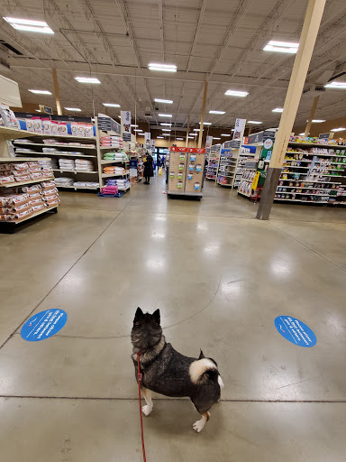 Pet Supply Store «PetSmart», reviews and photos, 2100 88th St, North Bergen, NJ 07047, USA