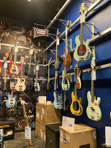 Guitar Center image