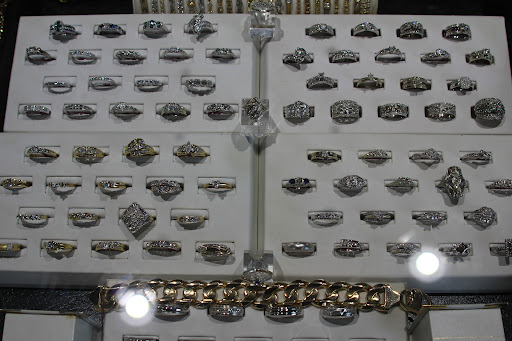 Jewelry Store «Shnayder Jewelry and Pawn Shop», reviews and photos, 110 Daniel Webster Hwy, Nashua, NH 03060, USA