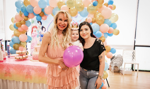 Hair Salon «Vogue Hair Extensions Salon», reviews and photos, 8355 Gaylord Pkwy #300, Frisco, TX 75034, USA