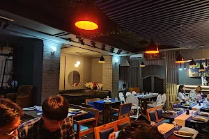 Blue Door Restaurant, Lamka image