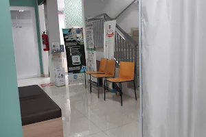 Klinik Amira Bintaro image