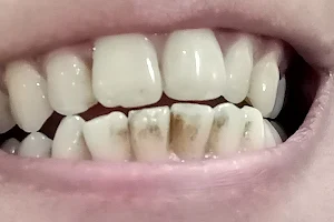 Sparkling Smile Dental Clinic image