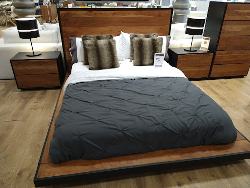 Furniture Store «Modern Furniture Store Fort Lauderdale Modani», reviews and photos, 3661 N Federal Hwy, Fort Lauderdale, FL 33308, USA