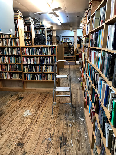 Used Book Store «Books Do Furnish a Room», reviews and photos, 1809 W Markham Ave, Durham, NC 27705, USA