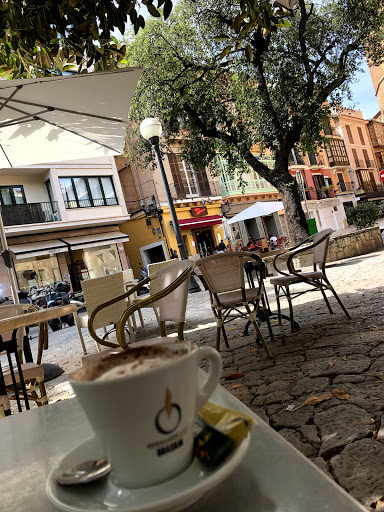 Nana Café & Bistró