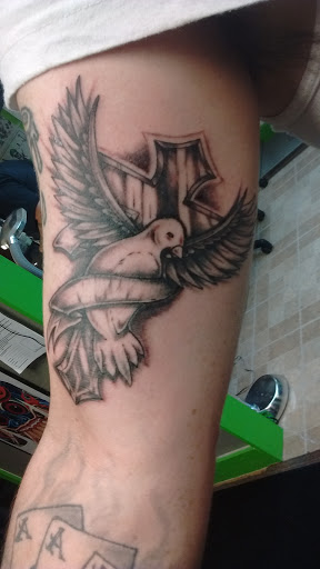 Explore tattoo ideas for hands, creative tattoo ideas in Decatur, available at Exclusive Ink Tattoos & Body Piercings 22nd & Wood