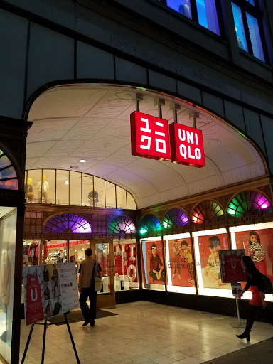 Shopping Mall «The Shops at Liberty Place», reviews and photos, 1625 Chestnut St, Philadelphia, PA 19103, USA