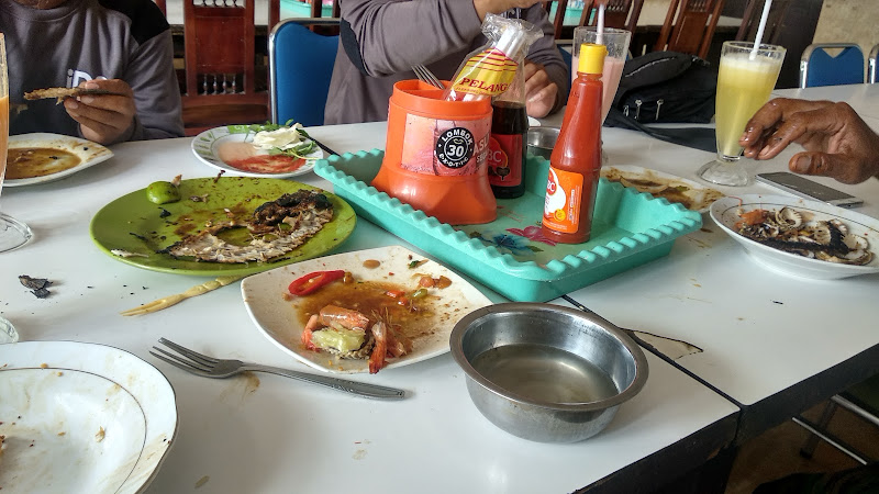 Restoran Ikan Bakar Terkenal di Kabupaten Lombok Tengah: Menikmati Lezatnya Sea Food Ikan Bakar 99 Praya dan Banyak Tempat Lainnya