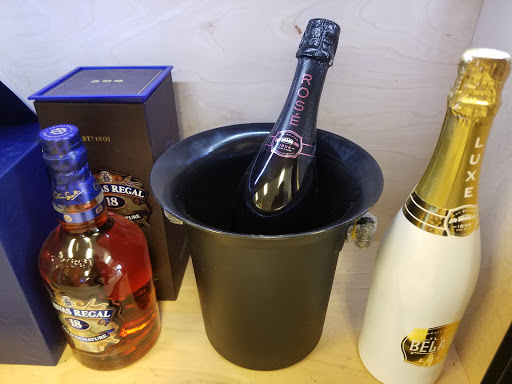 Liquor Store «129 Package Store», reviews and photos, 2126 Athens Hwy, Gainesville, GA 30507, USA