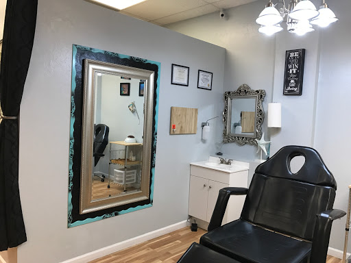 Tattoo Shop «In Living Color Studio of Tattoo & Piercing», reviews and photos, 20461 S Tamiami Trail, Estero, FL 33928, USA