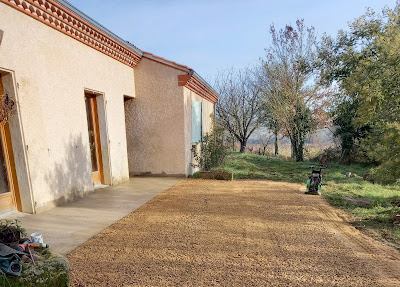 location mini pelle + chauffeur à Sorèze