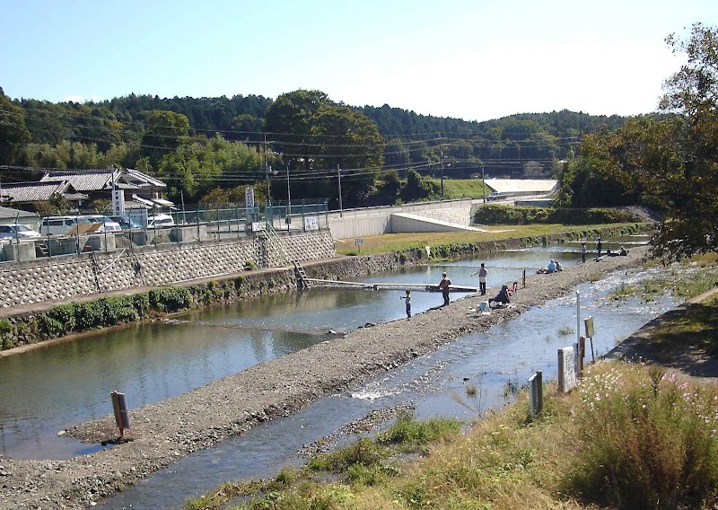 芥川漁業共同組合 止水釣り場駐車場