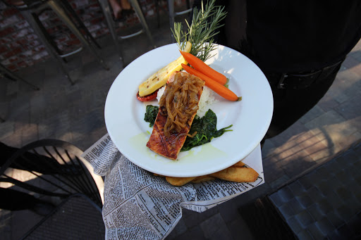 572 Social kitchen & lounge