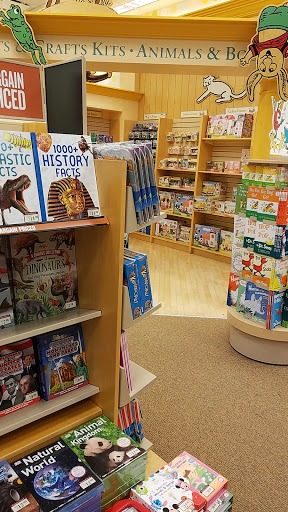 Book Store «Barnes & Noble», reviews and photos, 6825 Camino Arroyo, Gilroy, CA 95020, USA